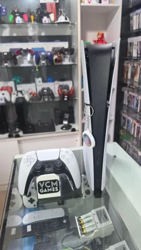 PS5 Slim, Seminovo, Garantia, aceito seu usado de entrada e cartoes ate 18x