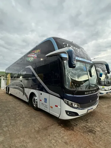 Ônibus Comil 