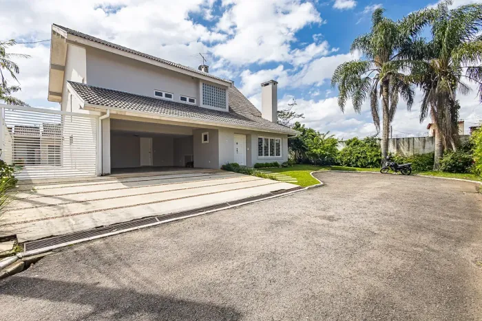 SÃO BRAZ | CASA 438 M² | TERRENO 650 M² | 4 QUARTOS | 2 SUÍTES | CONDOMÍNIO FECHADO