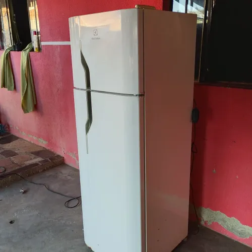 Geladeira Electrolux duas portas