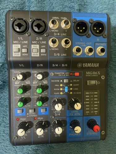 Vendo mesa de som Yamaha ideal para voz e violão