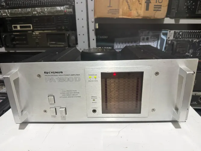 Power amplificador Cignus PA-1800D