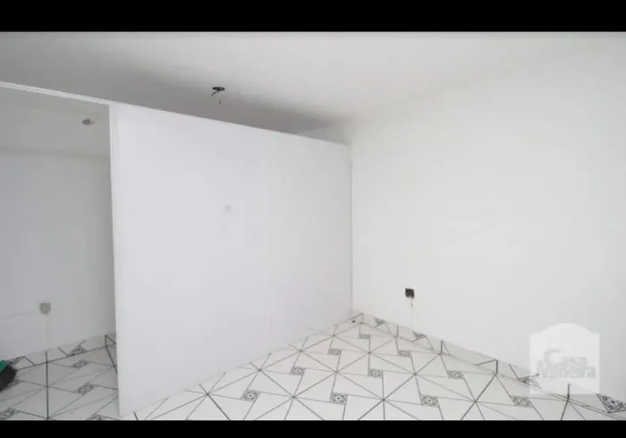 Sala comercial 4 ambientes e 64m2 próx ao centro