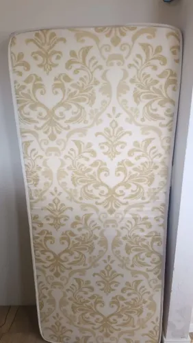 Colchão solteiro 88cm semi novo 