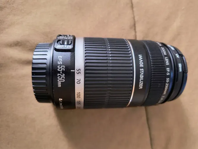 Teleobjetiva Canon 55-250mm