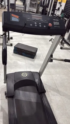 Esteira de academia profissional Movement LX 150