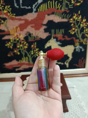 Perfumeiro de tocador antigo