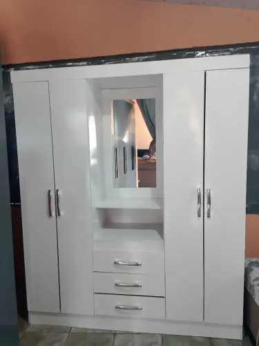 Vendo guarda roupa entrega e montagem grátis 