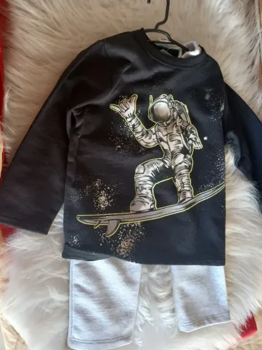 Roupas de loja novas