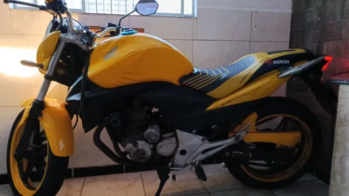Honda cb 300