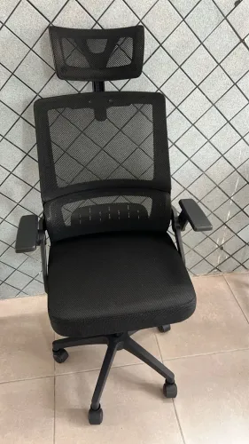 Vendo cadeira de escritório com garantia de + 12 meses