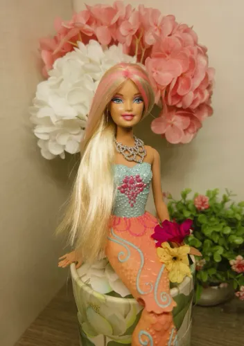 Boneca Barbie Sereia Cores Mágicas (Mattel 2012) - customizada