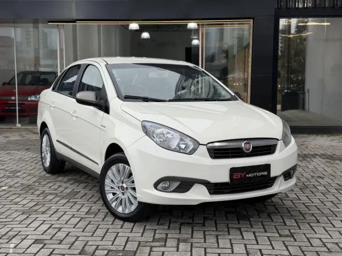 Fiat Grand Siena Essence Dual. 1.6 Flex 16V 2015
