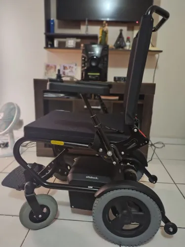 Cadeira de Rodas Motorizada Ottobock Wingus Seminova em Estado de Nova