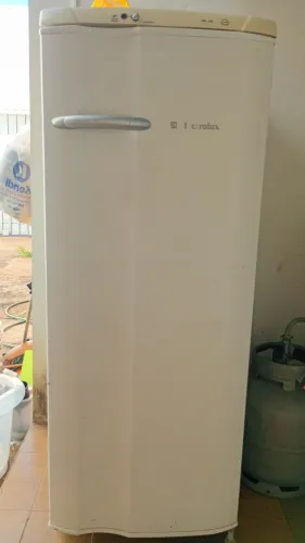 Geladeira Electrolux 220