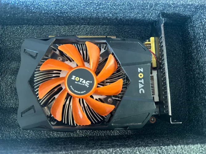 Placa de vídeo GTX 750 2GB