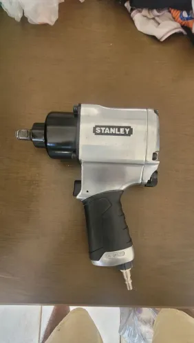 Chave de impacto Stanley, pouco usada