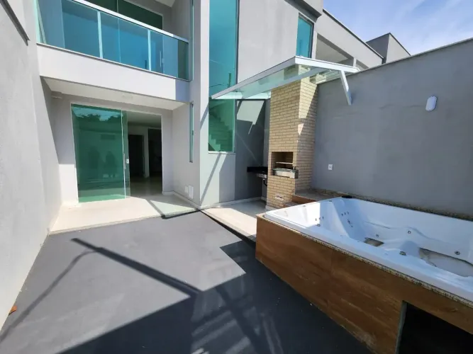 Casa Geminada Duplex de 3 quartos sendo 2 suítes