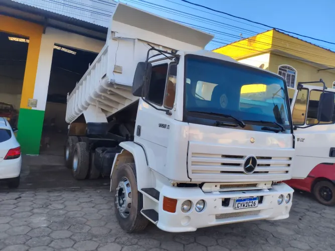 Caminhão Mercedes 1720 2003