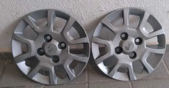 03 calotas aro 13 Ford KA R$ 60
