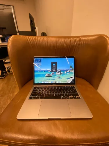 MacBook Pro 13 - 2020. 16gb ram 512gb