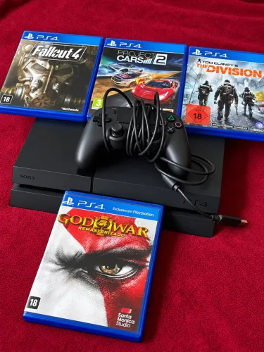 VENDO PS4 500GB CONTROLE 4 JOGOS C/ GOD OF WAR 3 REMASTERIZADO FUNCIONANDO PERFEITAMENTE