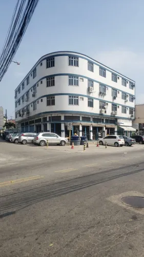 Salas Comerciais na Rua da Prefeitura, no centro de Vilar dos Teles S.J.M.