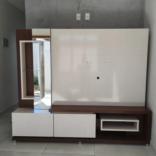 Rack para TV moderno em ótimo estado