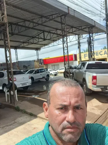ALUGA-SE UM LAVA-JATO COMPLETO NA N21 NA RUA COMERCIAL