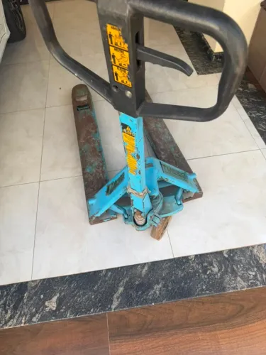 PALETEIRA 2500 KG