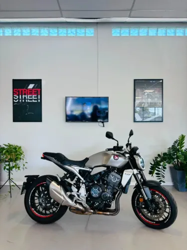HONDA CB 1000R ANO 2023