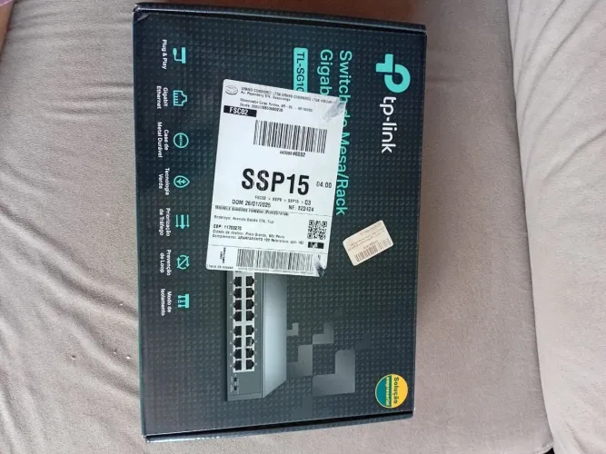 Switch 24 portas semi novo 