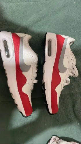 VENDO TÊNIS NIKE AIR MAX SC CW4