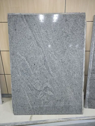 Pedra de Granito Cinza Polido - Peça 180x130x2 cm (usada)