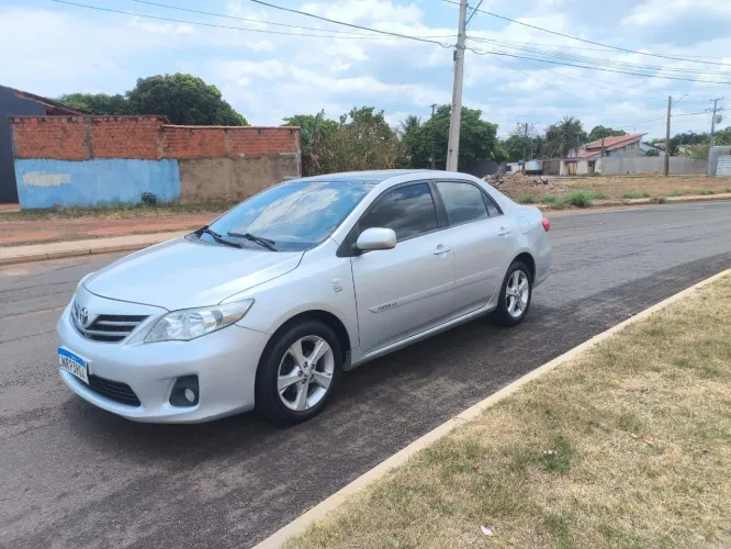 Toyota Corolla GLI 1.8 Flex 16V Aut. 2012