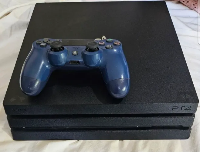PS4 PRO 1TB DESBLOQUEADO + 1 controle original + jogos