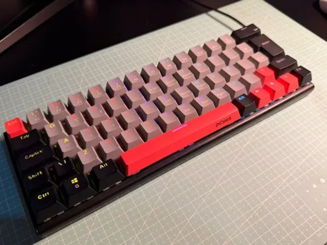 Teclado Mecânico PCYES 60% RGB, Keycaps Vermelho