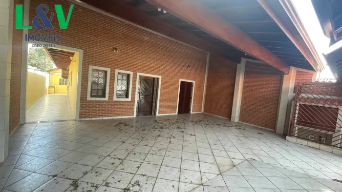Linda casa disponível para locação