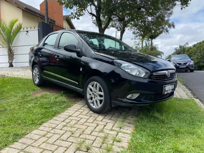 Fiat Grand Siena Essence 1.6 Flex 16V 2015