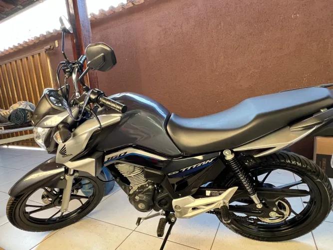 Titan 160 ano 2023