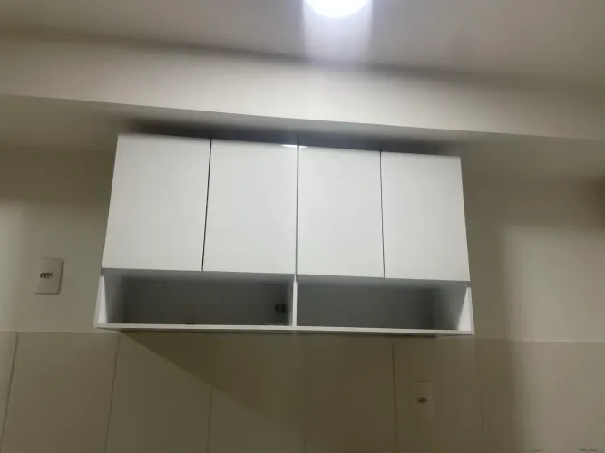 Vendo armário com pouco tempo de uso