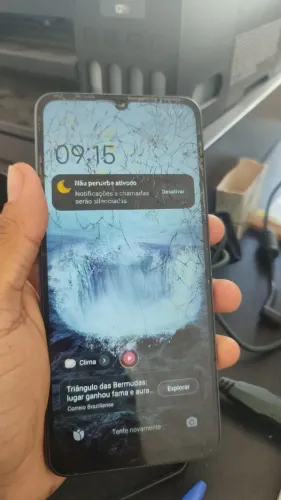 Celular Redmi 13c Tela trincada