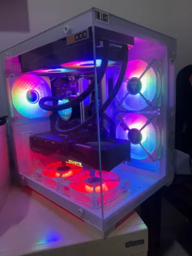 PC Gamer | Ryzen 5 3400G + Gigabyte RX 7600 Gaming OC 8GB | 16GB RAM | SSD 1TB