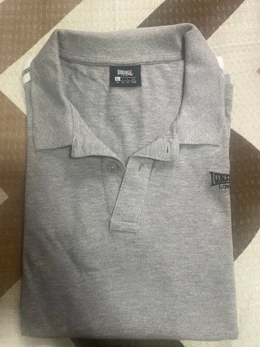 Camisa da marca Lonsdale, adquirida em Londres, tamanho L