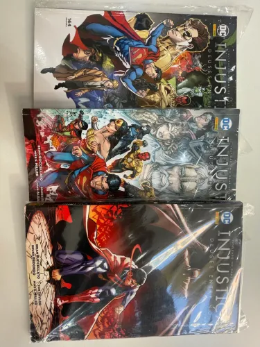 Injustice: Deuses Entre Nós - Volumes 6, 7 e 8 (Capa Mole) - Excelente Estado