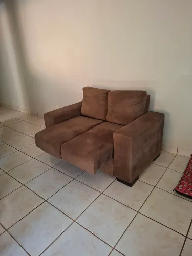 Vende-se sofá 2 lugares (recém higienizado)