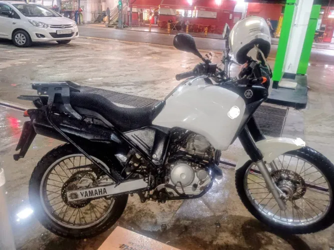 Moto Yamaha Tenere 2016