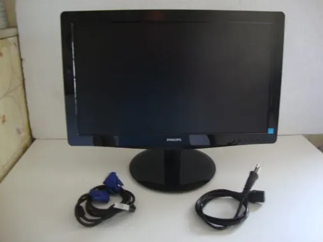 Monitor LCD Philips Modelo 196 V3L
