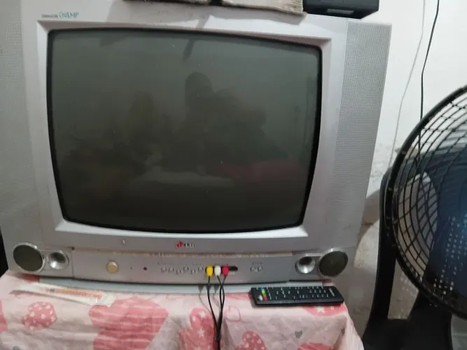 Vendo tv tudo 29 polegadas com decodificador