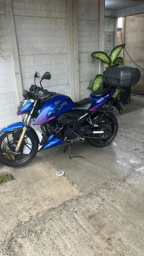 ? VENDO TVS APACHE RTR 200 ABS 2023 ?